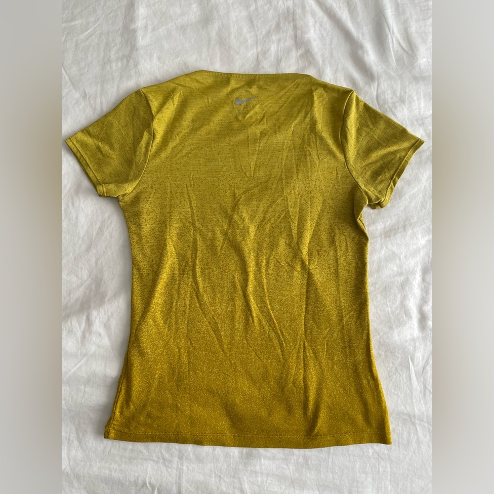 NIKE Yellow Dry-Fit T-shirt - Picture 6 of 6